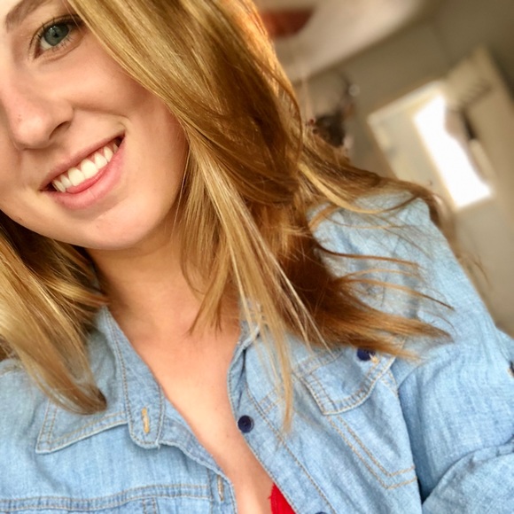 Meet your Posher, Leah - Picture 3 of 4